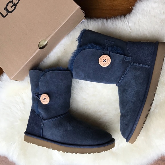UGG Shoes - Ugg Blue Bailey button women’s size 7💙💙💙